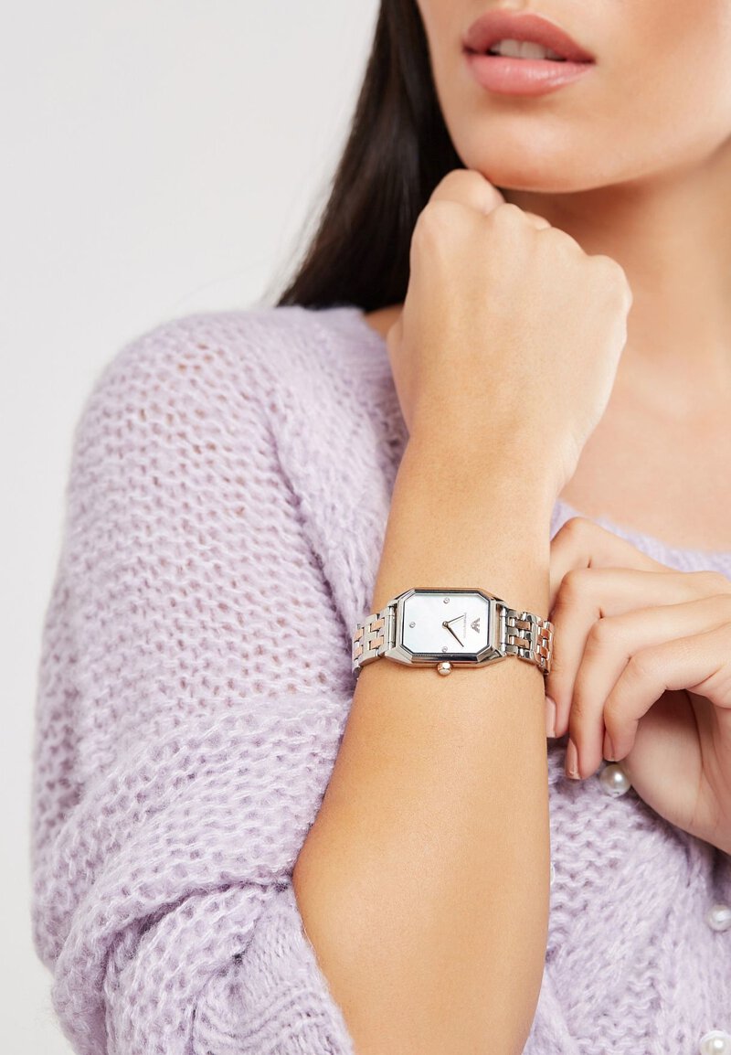 Emporio Armani AR11146 – Montre Femme Giola Crystal 24×36 mm Acier Bicolore